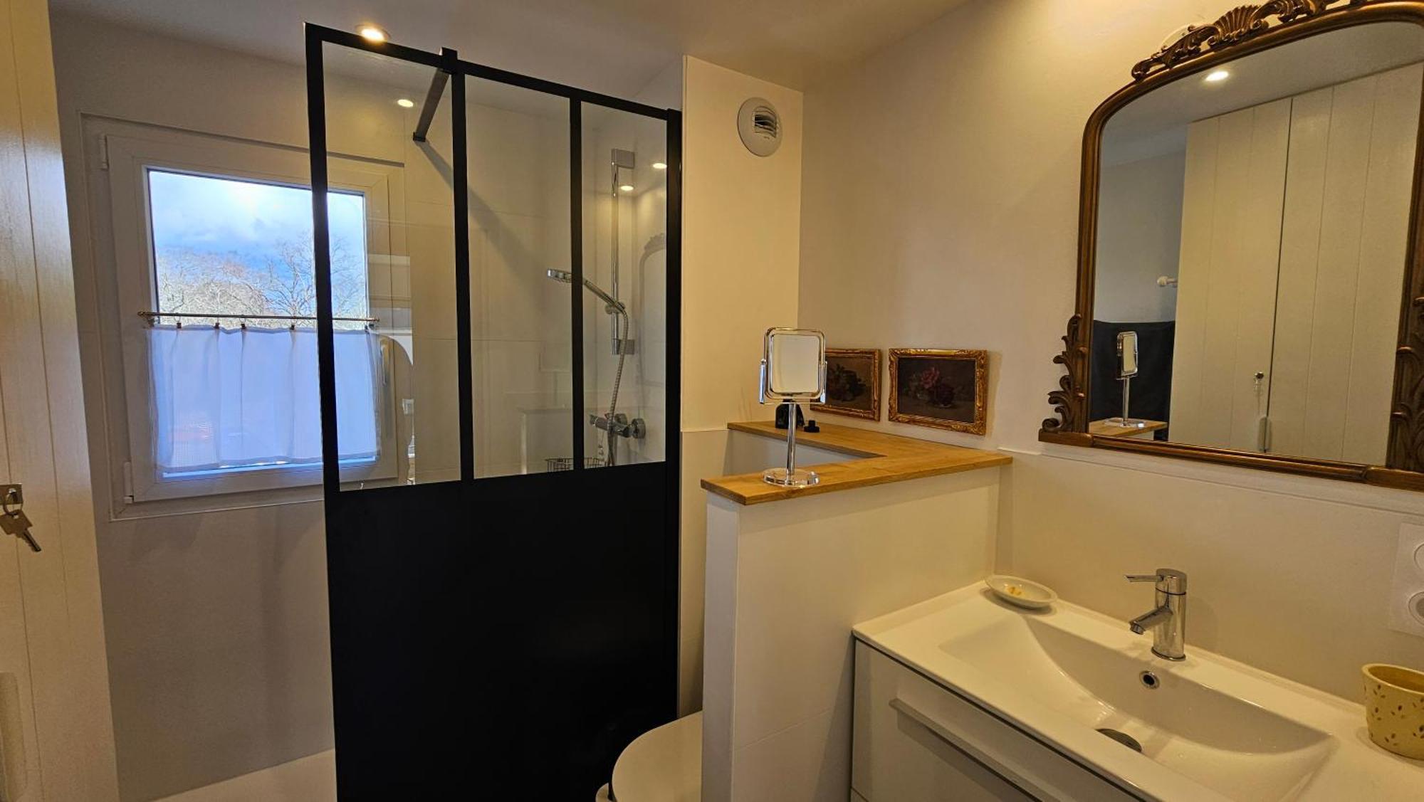 Les Remparts - 250 M From Port - Wifi - Parking - Calme Vannes